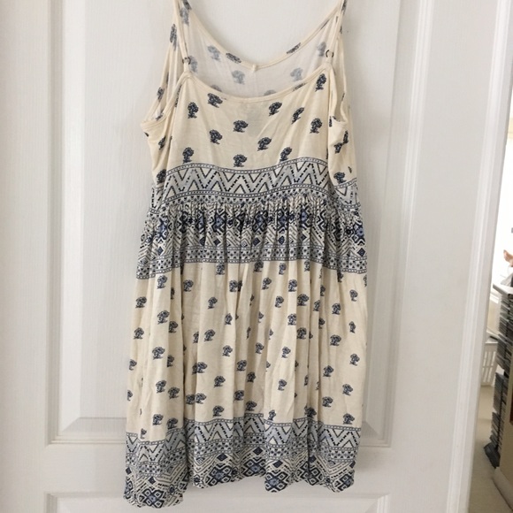 Ditsy Floral Dress - Picture 4 of 6